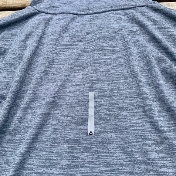 💜 Reebok Lightweight Long Sleeve Hoodie | Size Large - Picture 8 of 8